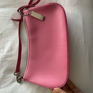 Pink coach purse.. good condition, leather